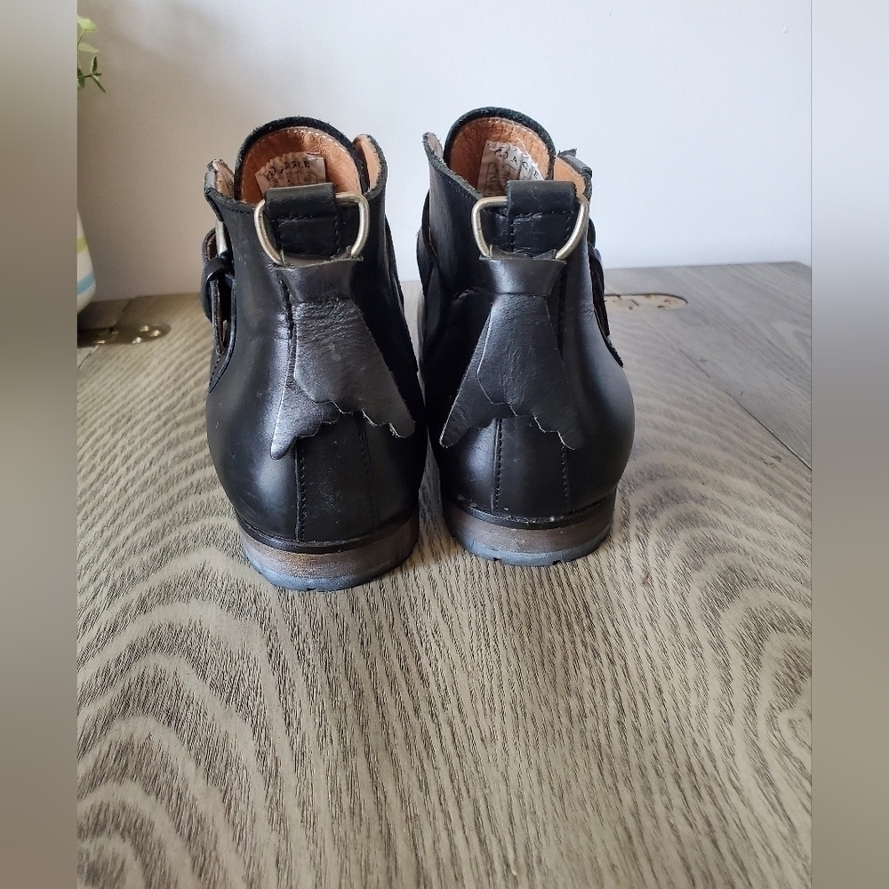 AIGLE short black leather booties. Size US 5.5 - Picture 6 of 12
